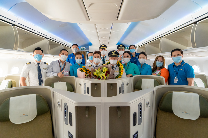 Người phi công dành trọn cuộc đời cống hiến cho những chuyến bay - 1