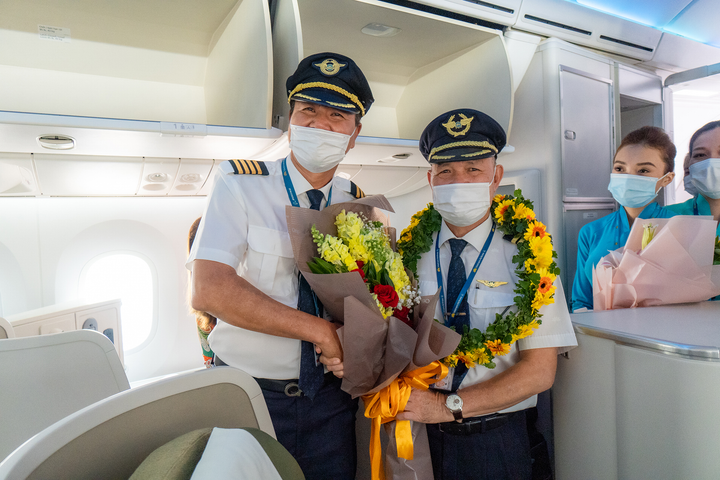 Người phi công dành trọn cuộc đời cống hiến cho những chuyến bay - 3