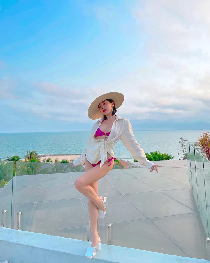 Tóc Tiên khoe body đồng hồ cát nóng bỏng mắt - 4