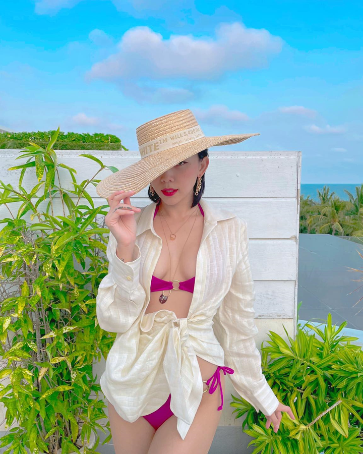 Tóc Tiên khoe body đồng hồ cát nóng bỏng mắt - 2