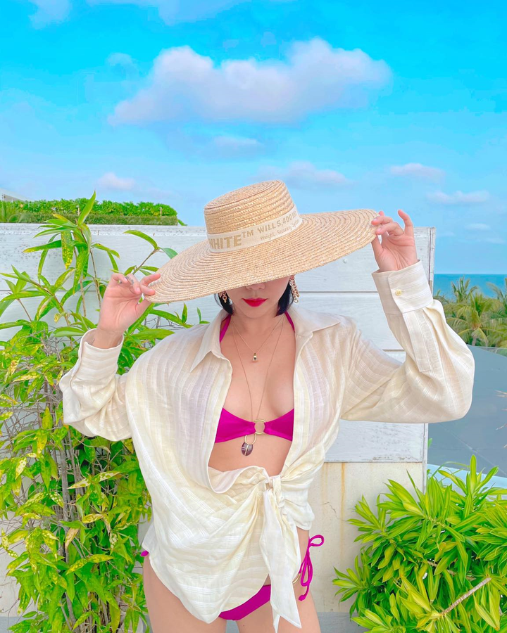 Tóc Tiên khoe body đồng hồ cát nóng bỏng mắt - 1