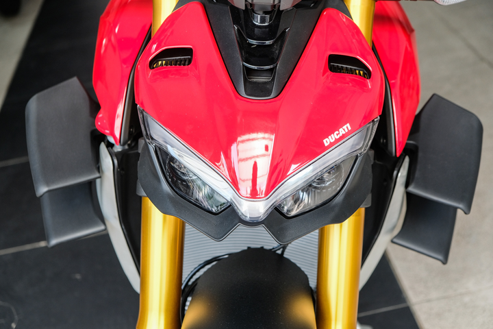 Những mẫu nakedbike chính hãng đắt nhất Việt Nam - 2