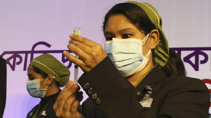 Bangladesh tiêm vaccine COVID-19 cho người bán dâm tại nhà thổ - 1
