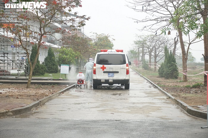 Ảnh: Di dời bệnh nhân COVID-19, chuẩn bị giải thể BV Dã chiến số 1 Hải Dương - 13