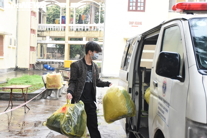 Ảnh: Di dời bệnh nhân COVID-19, chuẩn bị giải thể BV Dã chiến số 1 Hải Dương - 3