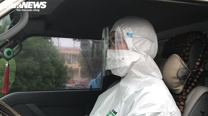 Ảnh: Di dời bệnh nhân COVID-19, chuẩn bị giải thể BV Dã chiến số 1 Hải Dương - 10