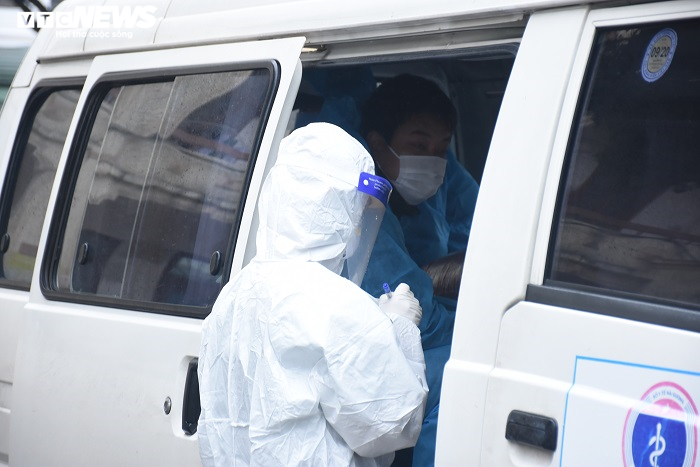 Ảnh: Di dời bệnh nhân COVID-19, chuẩn bị giải thể BV Dã chiến số 1 Hải Dương - 11