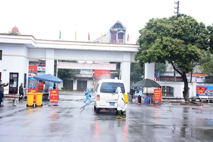 Ảnh: Di dời bệnh nhân COVID-19, chuẩn bị giải thể BV Dã chiến số 1 Hải Dương - 12