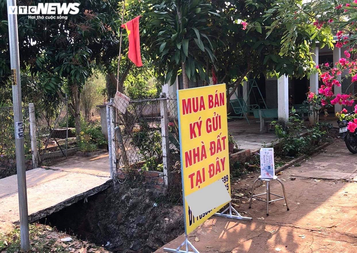 Bình Phước: Cò đất ôm sổ đỏ ra đường 'vẫy khách' sau đề xuất xây sân bay - 3