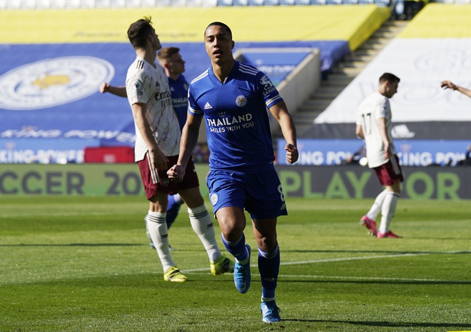 David Luiz ghi bàn, Arsenal đánh bại Leicester - 1