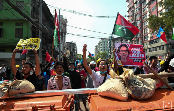 Biểu tình ở Myanmar vẫn tiếp tục ngay sau khi hàng trăm người bị bắt - 1