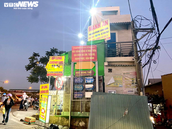 Ảnh: Nhà siêu mỏng, siêu méo phá nát mặt tiền đại lộ nghìn tỷ của TP.HCM - 6