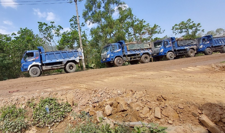 Xe chở rác chặn đường vào bãi Khánh Sơn: Sở NT&PTNT Đà Nẵng nói gì? - 1