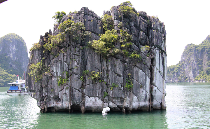 Từ 2/3, Quảng Ninh mở lại du lịch, đón khách nội tỉnh - 1