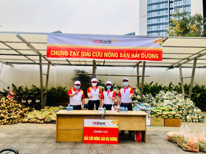 HDBank trao 1,5 tỷ đồng hỗ trợ tỉnh Hải Dương phòng chống dịch COVID-19 - 3