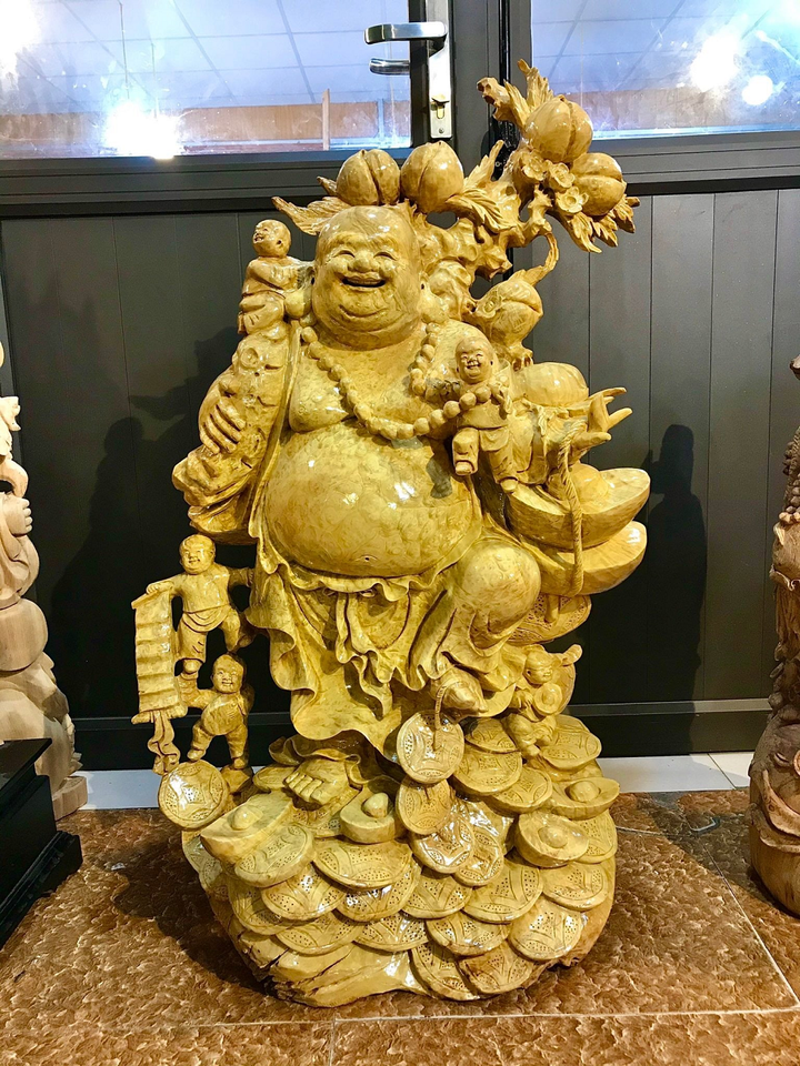 Tượng gỗ Trung Kiên: Các nghệ nhân điêu khắc tượng gỗ bằng cả tấm lòng - 1