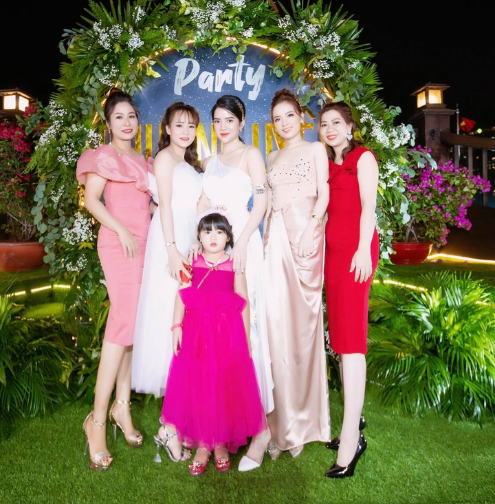 Phan Phạm Phương Uyên: Bứt phá khỏi giới hạn bản thân với Phương Uyên Beauty - 2