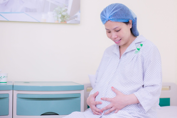 Cuộc 'vượt cạn' thành công của bà bầu mang khối u lớn - 1