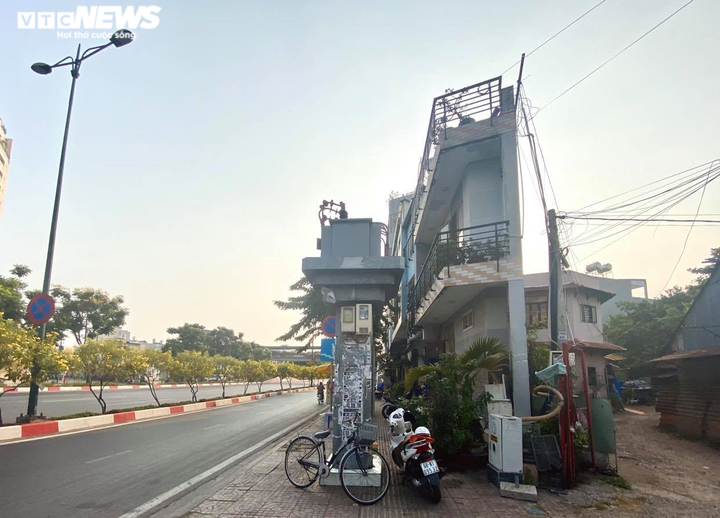 Ảnh: Nhà siêu mỏng, siêu méo phá nát mặt tiền đại lộ nghìn tỷ của TP.HCM - 3