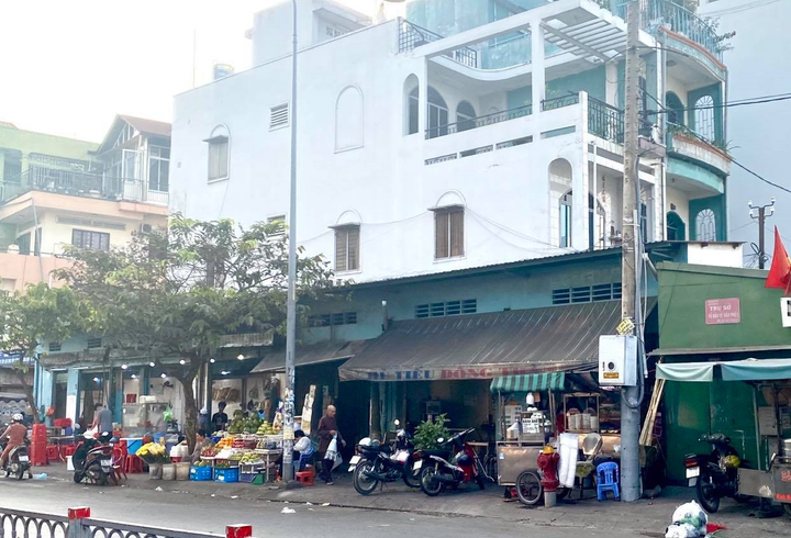 Ảnh: Nhà siêu mỏng, siêu méo phá nát mặt tiền đại lộ nghìn tỷ của TP.HCM - 9