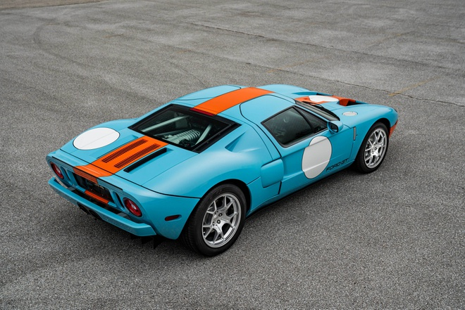 Đấu giá Ford GT Heritage Edition 2006 mới lăn bánh 4 km - 2