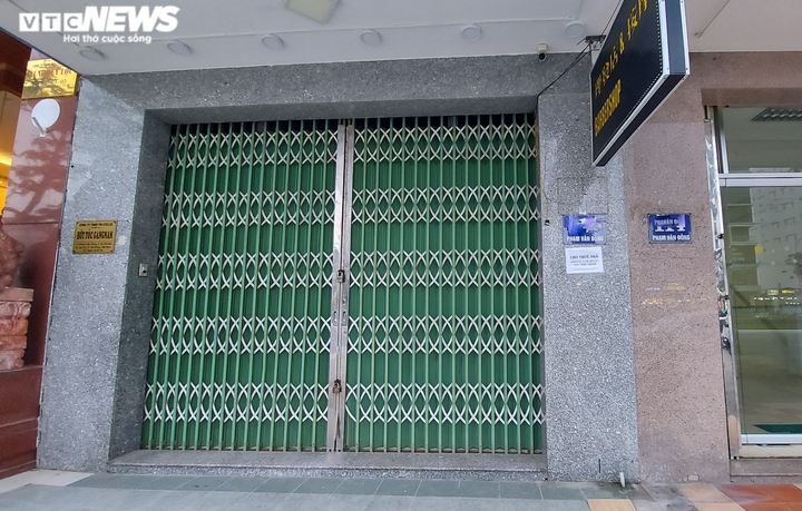 Vắng khách, nhà hàng, dịch vụ du lịch ven biển Đà Nẵng hoang vắng, tiêu điều - 8