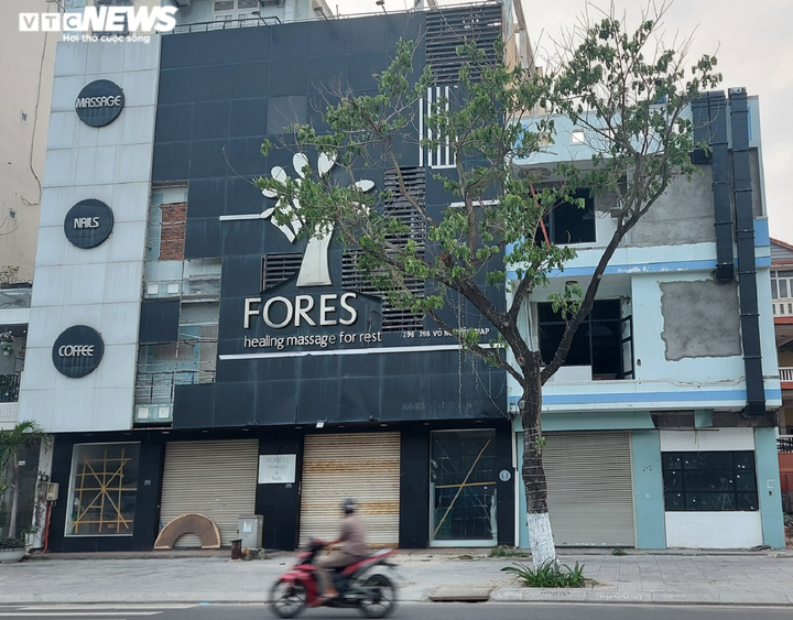 Vắng khách, nhà hàng, dịch vụ du lịch ven biển Đà Nẵng hoang vắng, tiêu điều - 3