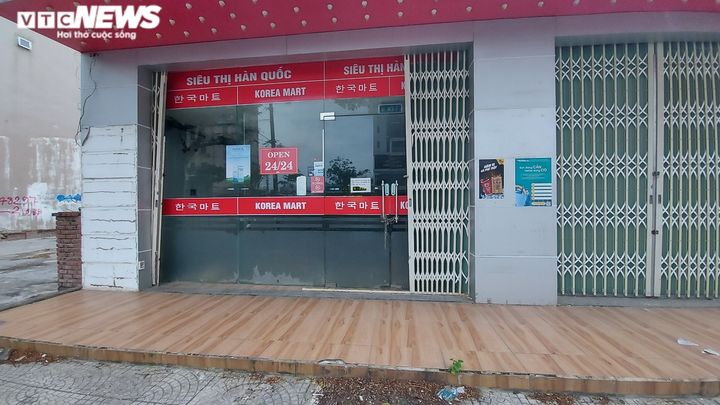 Vắng khách, nhà hàng, dịch vụ du lịch ven biển Đà Nẵng hoang vắng, tiêu điều - 5