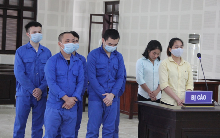 Chủ nhóm Facebook ‘Tập đoàn phò’ bị tuyên 12 năm tù - 1