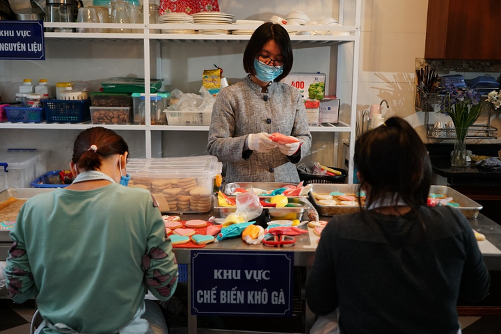 Những chiếc bánh đặc biệt trên chuyến bay chở yêu thương và hy vọng - 4