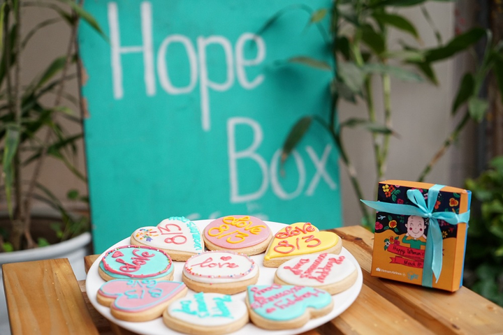 Những chiếc bánh đặc biệt trên chuyến bay chở yêu thương và hy vọng - 3