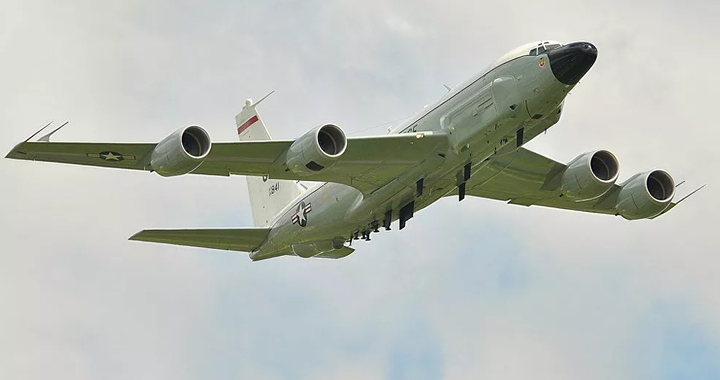 Trinh sát cơ Mỹ do thám Biển Đông nhiều chưa từng thấy - 1