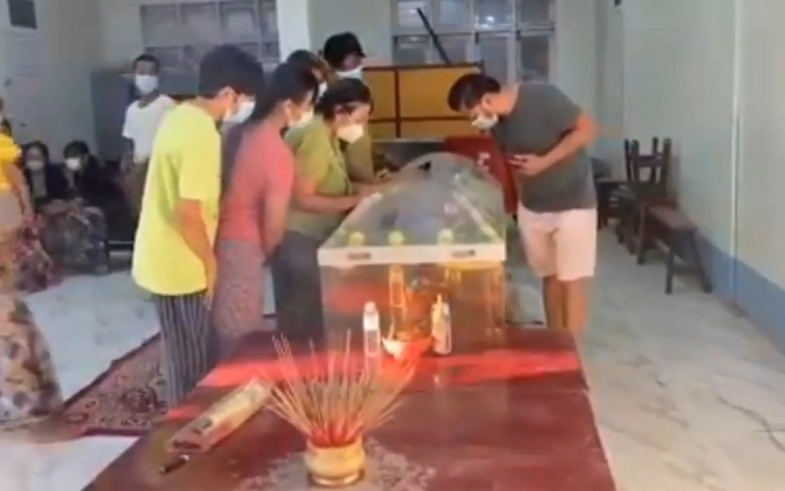 Đám tang nữ sinh bị thiệt mạng trong cuộc biểu tình phản đối đảo chính ở Myanmar - 3