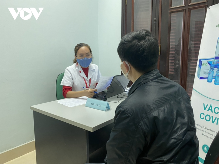 Hơn 500 tình nguyện viên đăng ký tiêm vaccine COVIVAC - 3