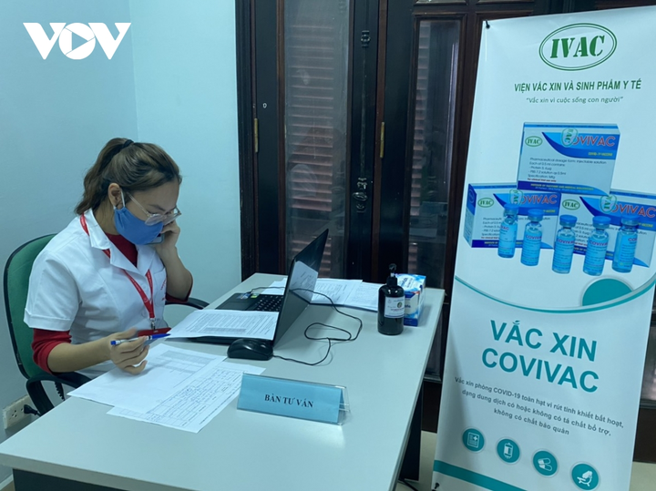 Hơn 500 tình nguyện viên đăng ký tiêm vaccine COVIVAC - 6
