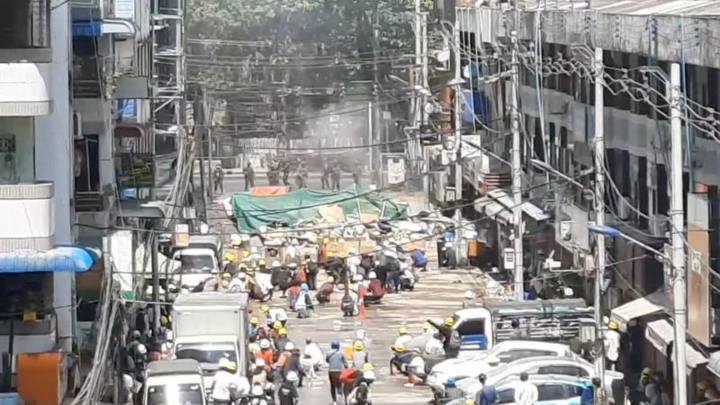 Mỹ đóng băng tài khoản 1 tỷ USD của quân đội Myanmar - 1