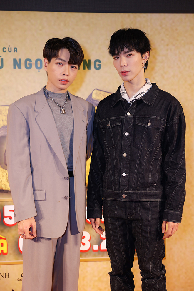 Ảnh: Hà Hồ, Kim Lý nhí nhảnh đùa giỡn với Trấn Thành - 18