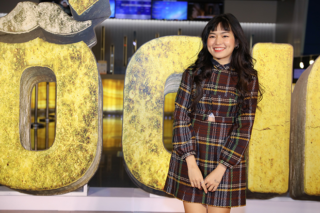 Ảnh: Hà Hồ, Kim Lý nhí nhảnh đùa giỡn với Trấn Thành - 23