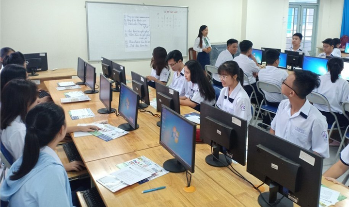 Thí điểm dạy tiếng Hàn: Phụ huynh TP.HCM đồng tình, giáo viên lo nguồn nhân lực - 1