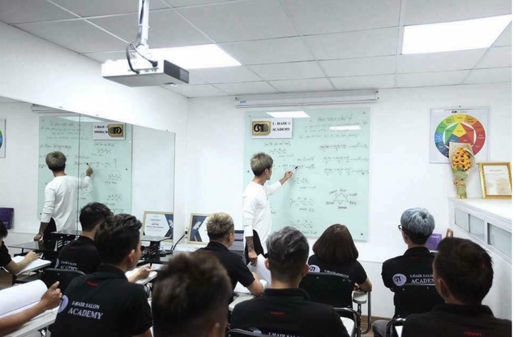 Nguyễn Nhật Cường: Thành công với vai trò giảng viên đào tạo nghề tóc - 1