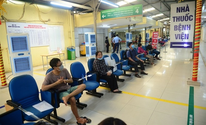 BV Bạch Mai công khai giá khám bệnh dịch vụ: Chuyên gia nói gì? - 2