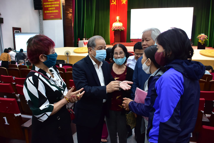 Chủ tịch Thừa Thiên - Huế: 'Phát hiện cán bộ nào tiêu cực, gọi tôi xử lý ngay' - 2