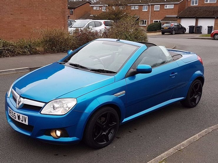 Những chiếc xe hơi phù hợp nhất với chị em phụ nữ - 5