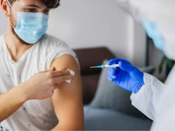 Đau đầu sau tiêm vaccine COVID-19 có bất thường? - 3