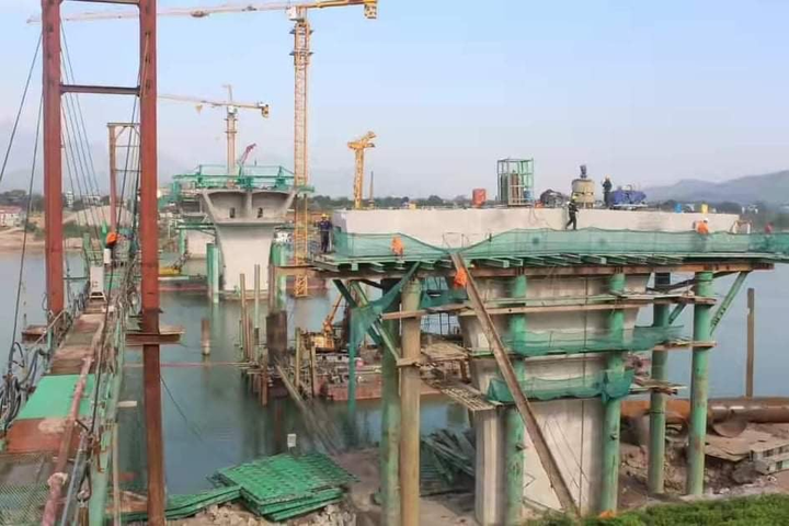 Nổ bình khí ô xy tại công trường cầu Hòa Bình 2, một người thiệt mạng - 1