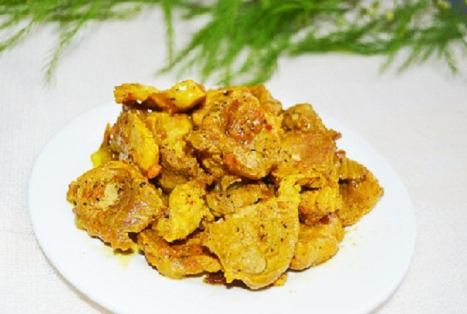 Món ngon mỗi ngày: Thịt lợn kho nghệ lạ miệng, ngon cơm - 1