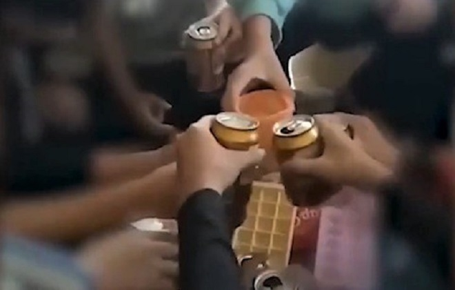 Cô giáo cổ vũ học sinh lớp 9 uống bia có thể bị truy cứu trách nhiệm hình sự - 1