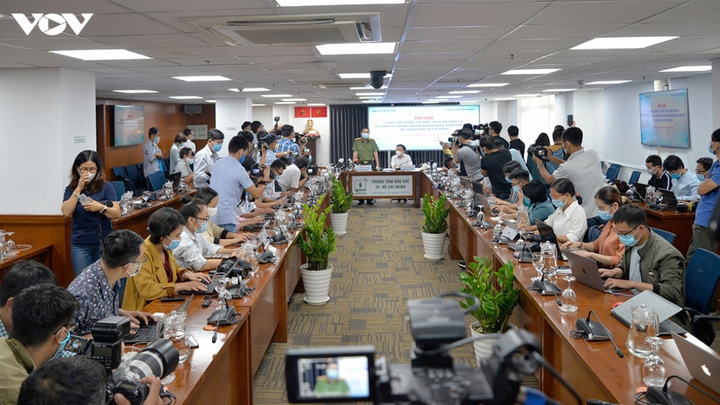 Xem xét xử lý sai phạm trong cách ly của Vietnam Airlines - 1