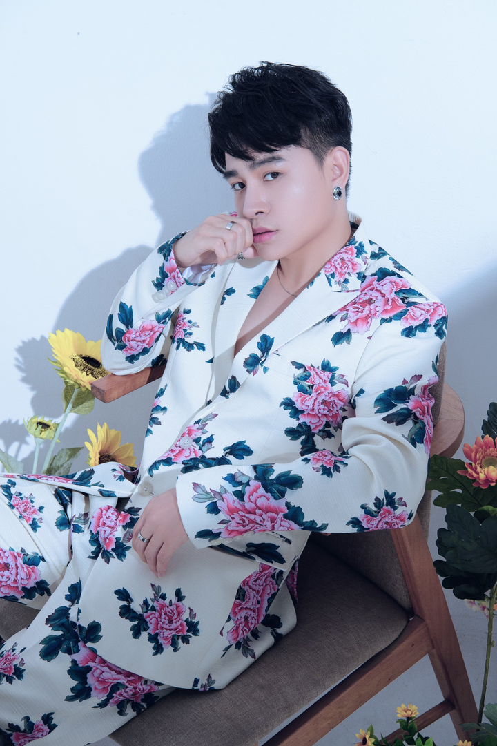 Giọng ca phi giới tính Tùng Anh 'khai thật' mối quan hệ với Mr Đàm và Thu Minh - 1