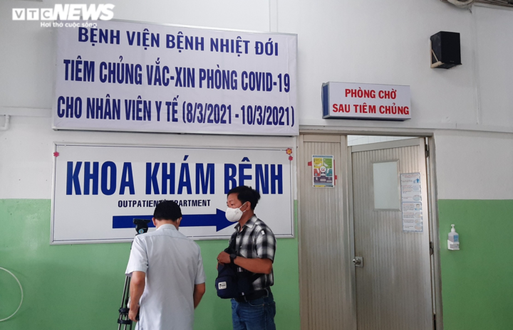 Những liều vaccine COVID-19 đầu tiên cập bến Bệnh viện Bệnh Nhiệt đới TP.HCM - 2